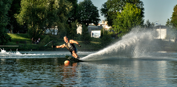 Waterski How to Cross the Wake